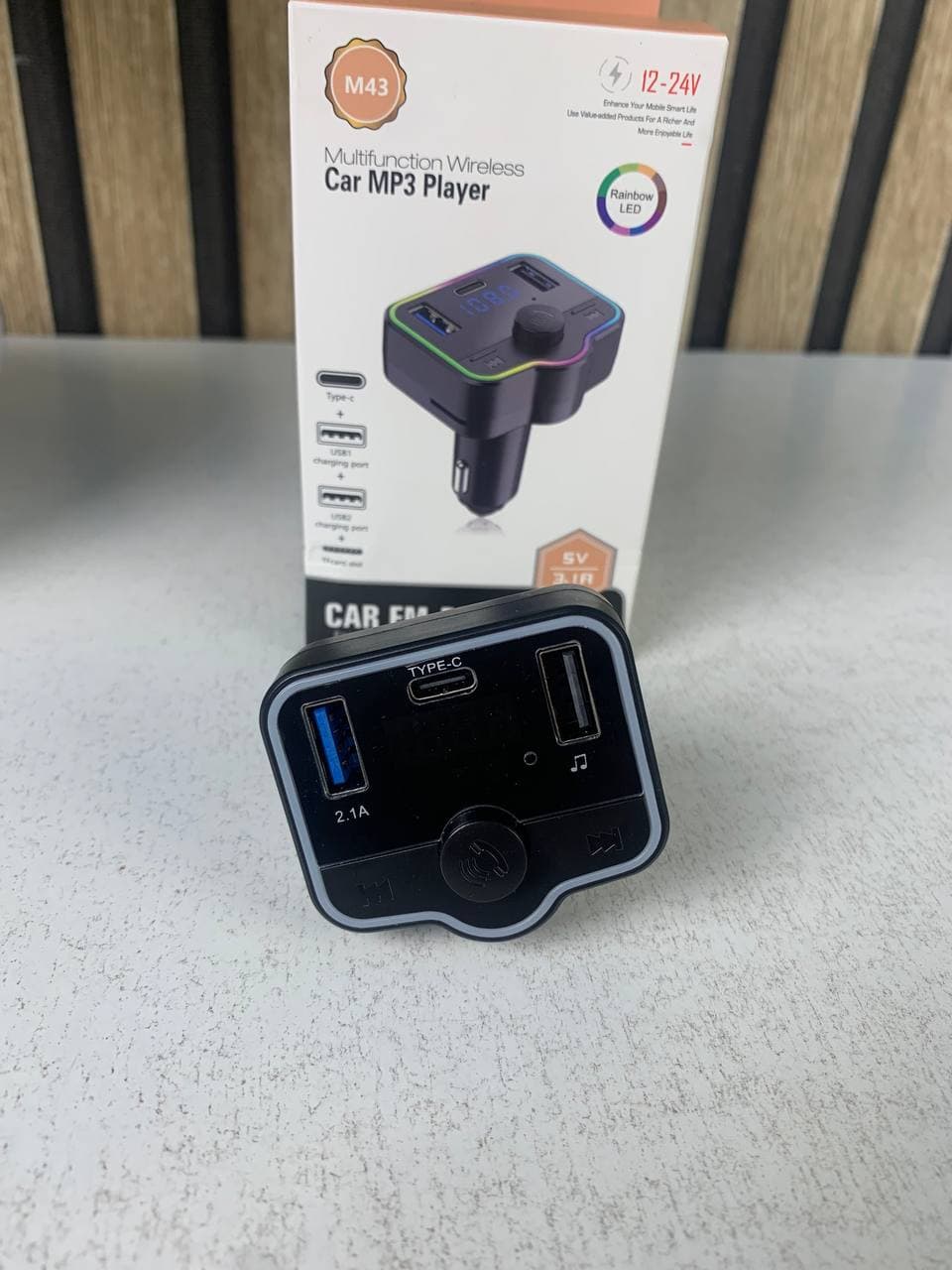 Transmetteur FM Bluetooth et Chargeur de Voiture 12-24V - شاحن متعدد المنافذ للسيارات والشاحنات - Accessoires Auto/Moto - صورة حقيقية 3