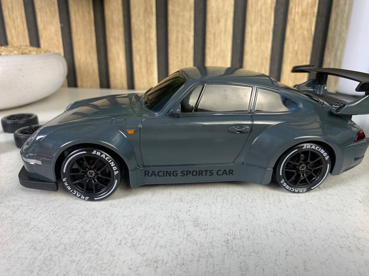 Voiture de Course RC Drift Haute Performance avec Télécommande - سيارة سباق ودرِفت احترافية بجهاز تحكم عن بعد - Jouet & Gaming - صورة حقيقية 10
