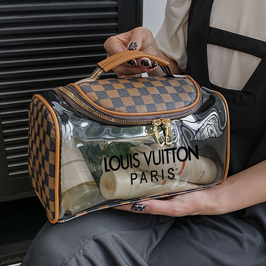 Pochette de Bain pour Produits Cosmétiques LV Unisexe – حقيبة أغراض الحمام — صورة 1