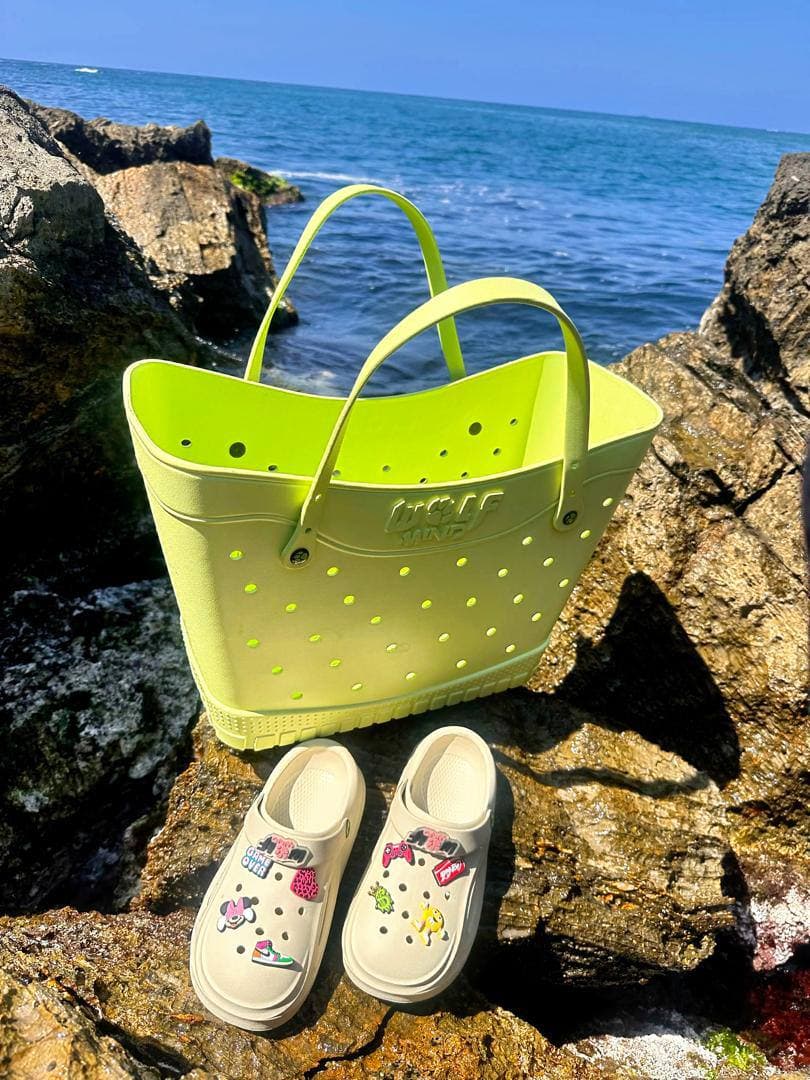 Sac de Plage Eva et Silicone Garni de Trous Grand Cabas Imperméable Tendance pour Été - حقيبة الشاطئ السيليكونية العصرية المقاومة للماء - Vacance & Loisir - صورة 2
