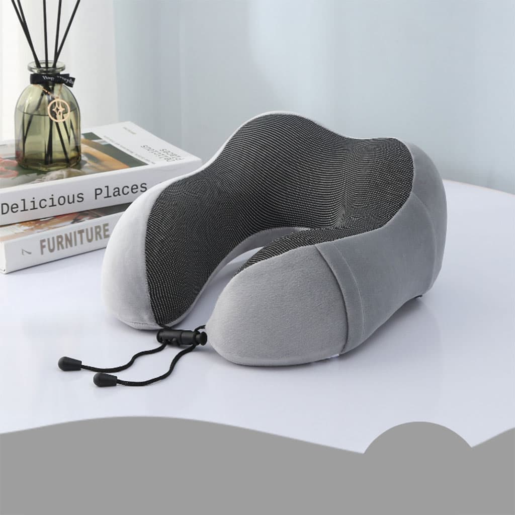 Kit de voyage 3in1 Oreiller en mousse à mémoire de forme en forme de U avec Bouchon d’oreille et Bandeau Yeux — صورة 2