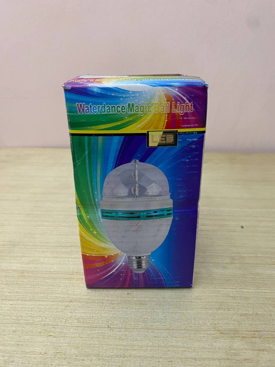 Lampe de scène rotative 360° Jeux De Lumière Multi Couleur Led Pour Fête — صورة حقيقية 4