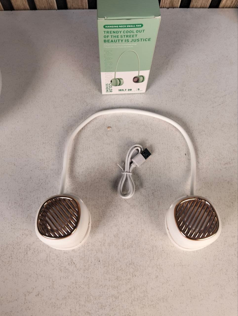 Ventilateur de Cou Portable Pliable - Design Macaron Écran LED et Rechargeable USB-C - مروحة الرقبة المحمولة والذكية القابلة للطي بـ 5 سرعات وشاشة - Électronique - صورة حقيقية 12