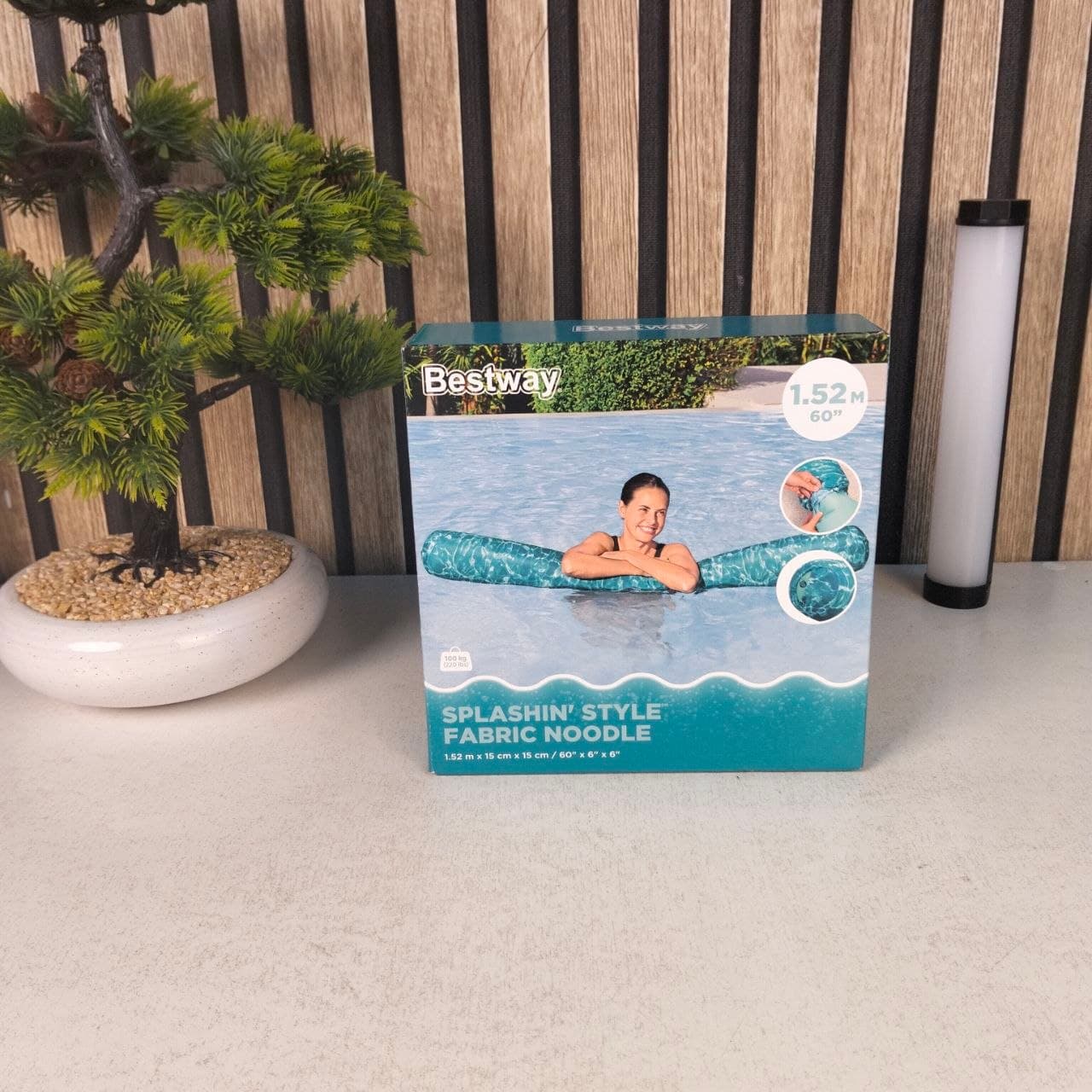 Nouille de Piscine Gonflable avec Housse en Tissu Lavable Bestway 43734 - عوامة مسبح هوائية مغطاة بالقماش - Camping et Randonnée - صورة حقيقية 9