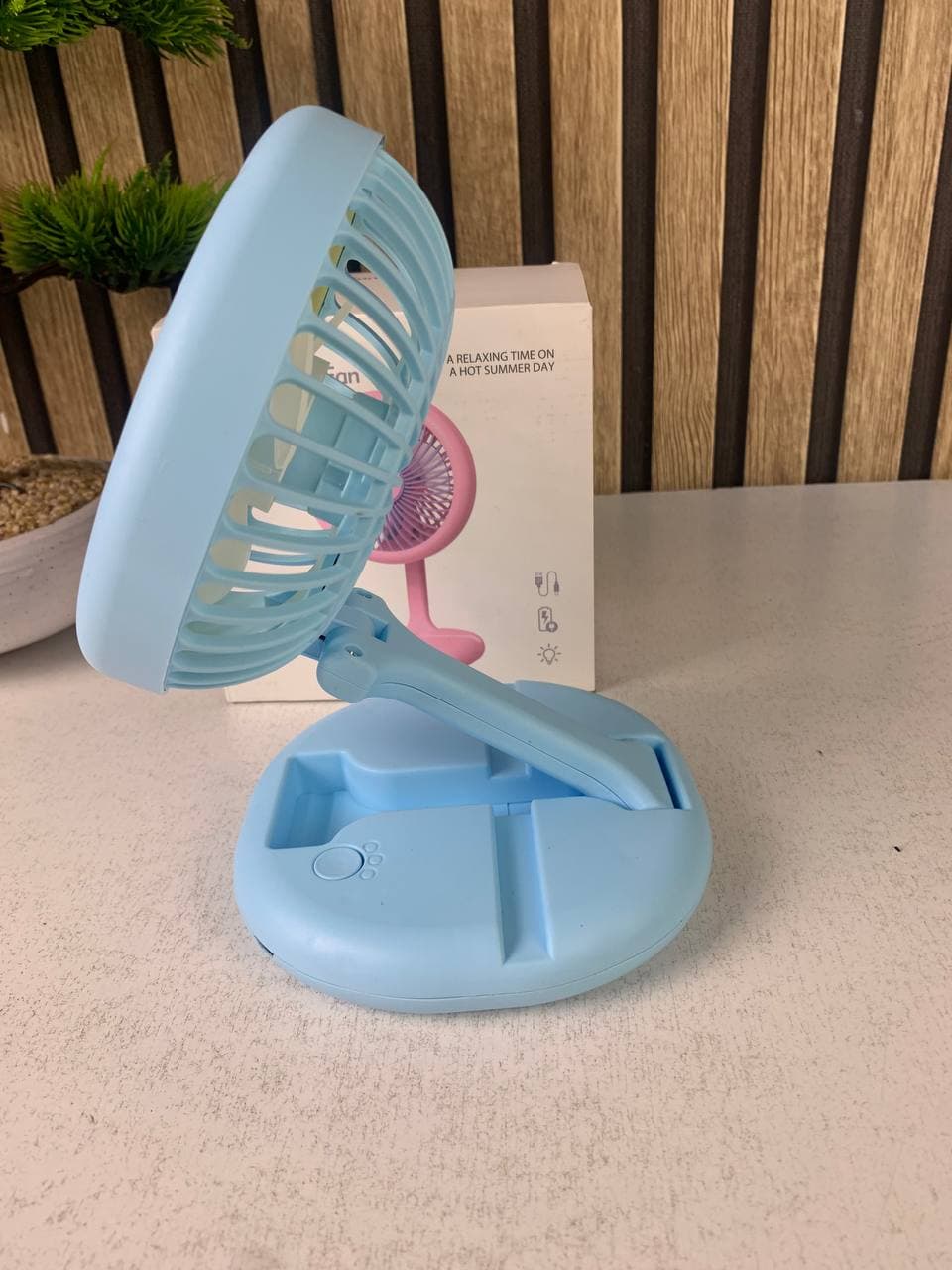 مروحة قابلة للطي مع حامل هاتف | Ventilateur Pliable Rechargeable | مكتب ويد — صورة حقيقية 7
