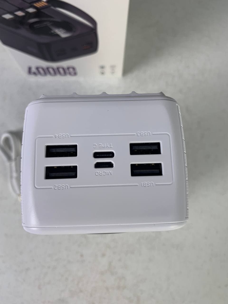 Power Bank Hoco J-005 Premium 40000mAh - باور بانك حجم كبير بسعة 40,000 مللي أمبير - Camping et Randonnée - صورة حقيقية 12