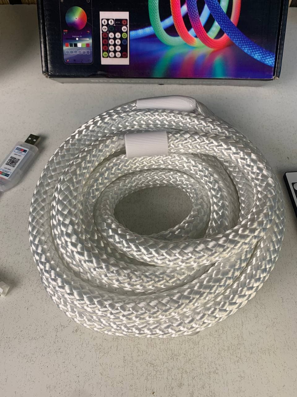 شريط إضاءة ملونة 360° | Bande LED Tube App Control | 5m USB 5V — صورة حقيقية 8