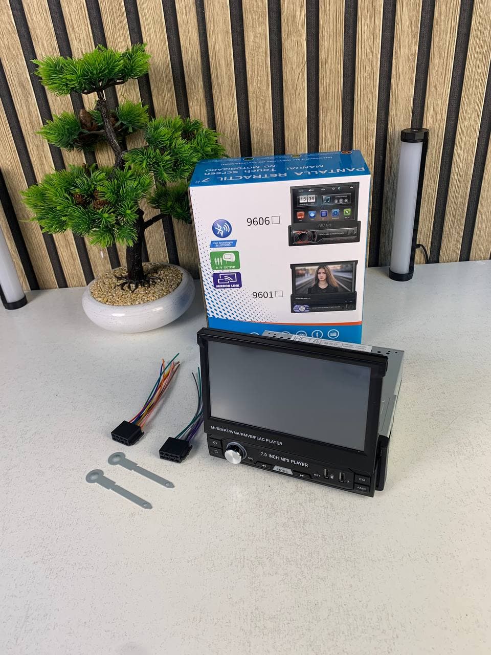 مشغل راديو سيارة قابل للطي | Lecteur MP5 DVD Rétractable | تحكم مركزي — صورة حقيقية 8