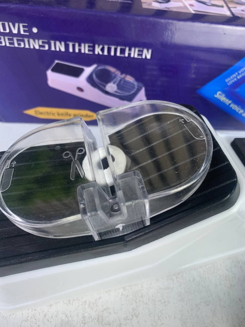 Aiguiseur Électrique Multifonctionnel Pour Couteaux et Ciseaux - مسن سكاكين كهربائي - Cuisine - صورة حقيقية 10