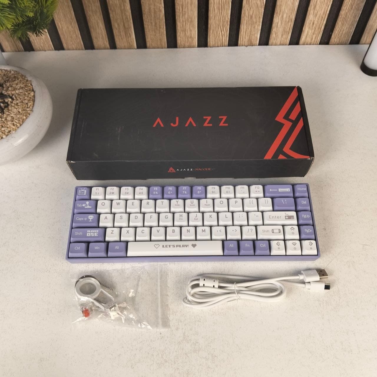 Clavier Mécanique Gaming 65% Compact Filaire avec Hotswap et Rétroéclairage Rainbow - لوحة مفاتيح ميكانيكية - Accessoires PC - صورة حقيقية 11