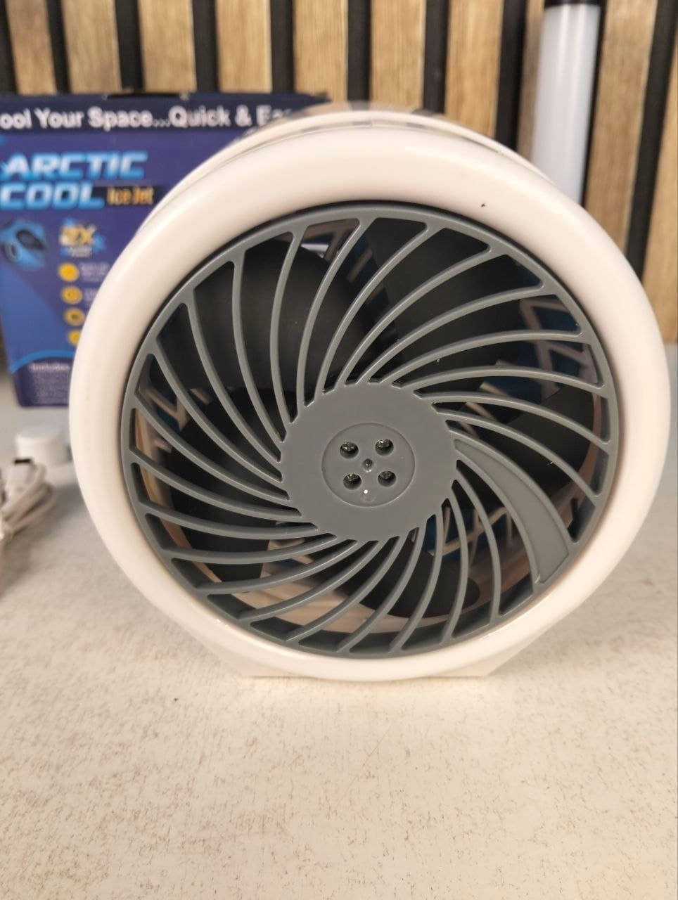 Mini Climatiseur Portable à Glace Technologie Jet Fan, 3 Vitesses et Éclairage LED - مبرد الهواء والثلج المدمج بـ 3 سرعات وإضاءة ملونة - Produits de saison - صورة حقيقية 13