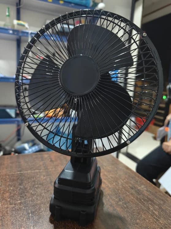 Ventilateur de Table Rechargeable avec Batterie Lithium 24V - مروحة مع بطارية كبيرة قابلة للشحن - Camping et Randonnée - صورة حقيقية 13