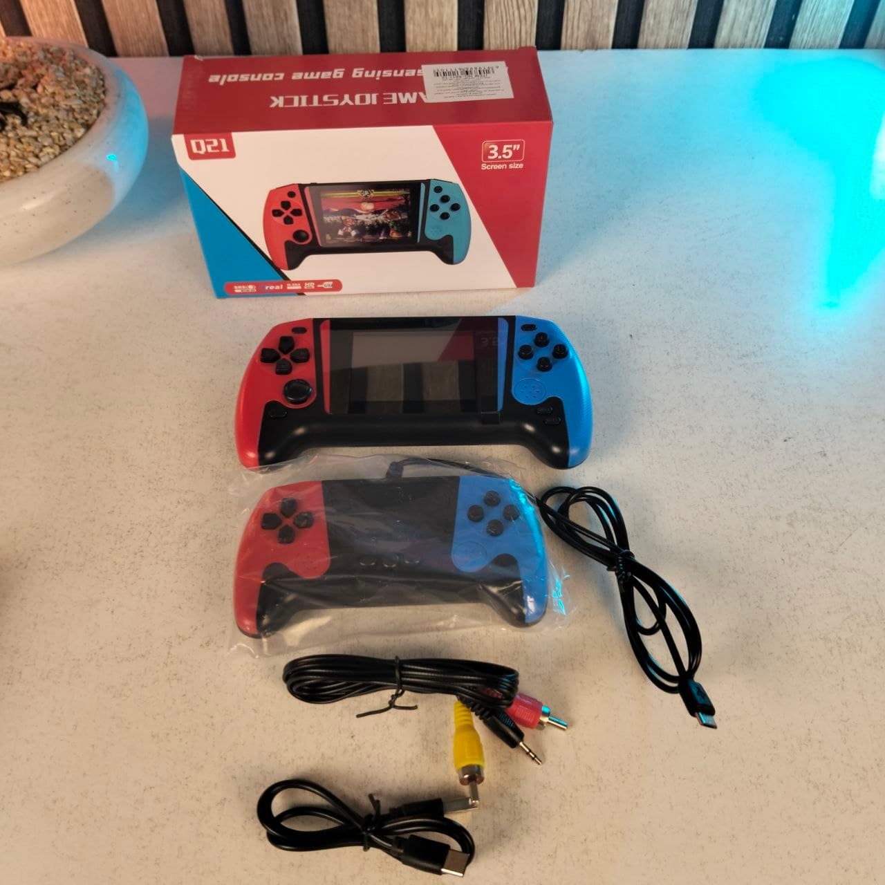 Console de Jeux Rétro Portable avec 500+ Jeux Classiques et Manette Supplémentaire - جهاز الألعاب المحمول ريترو بـ 500 لعبة كلاسيكية مع ذراع تحكم إضافي - Jouet & Gaming - صورة حقيقية 13
