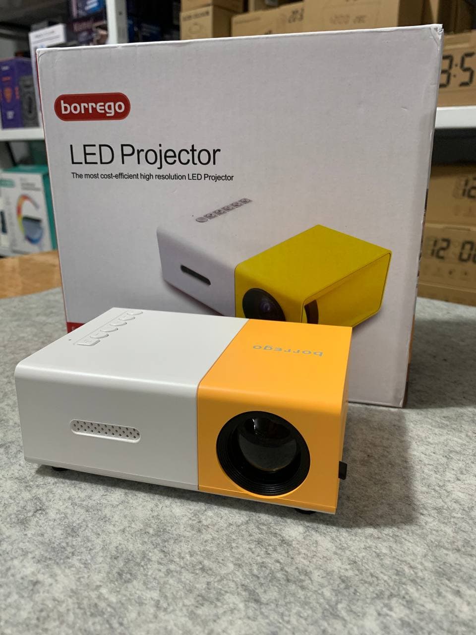 Projecteur Home Cinéma Multimédia 1080P Borrego YG300 FULL HD — صورة حقيقية 11