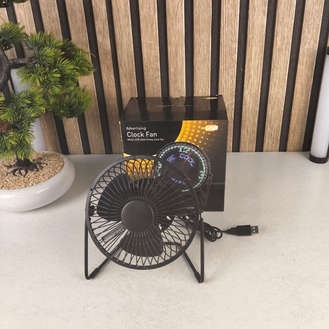 Ventilateur de Bureau LED avec Affichage de l'Heure et de la Température - مروحة المكتب الذكية بعرض الوقت ودرجة الحرارة - Électronique - صورة حقيقية 12