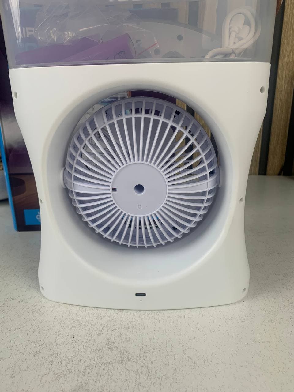 Ventilateur Brumisateur de Bureau Portable USB avec Éclairage - مروحة المكتب الذكية برذاذ الماء والترطيب بـ 3 سرعات - Camping et Randonnée - صورة حقيقية 15