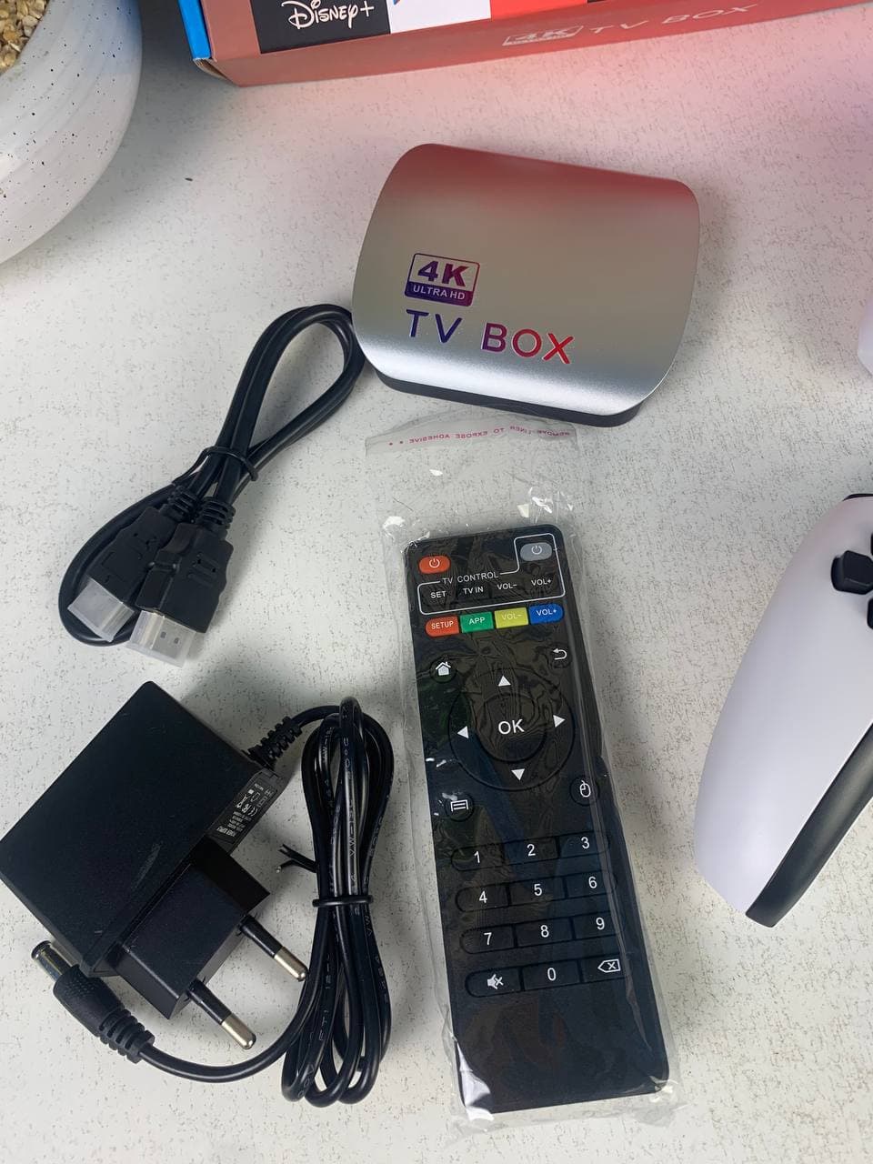 TV Box & Game Console M77 Ultra HD avec Deux Manettes et Télécommande - جهاز الترفيه والألعاب المتكامل - Jouet & Gaming - صورة حقيقية 12