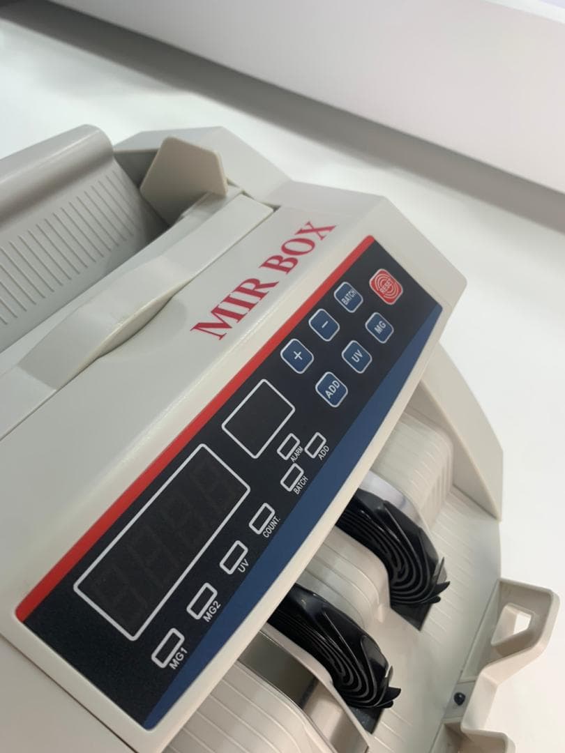 Compteuse Automatique de Billets avec Détection UV – آلة عد النقود الأوتوماتيكية مع كشف الأشعة فوق البنفسجية — صورة حقيقية 12