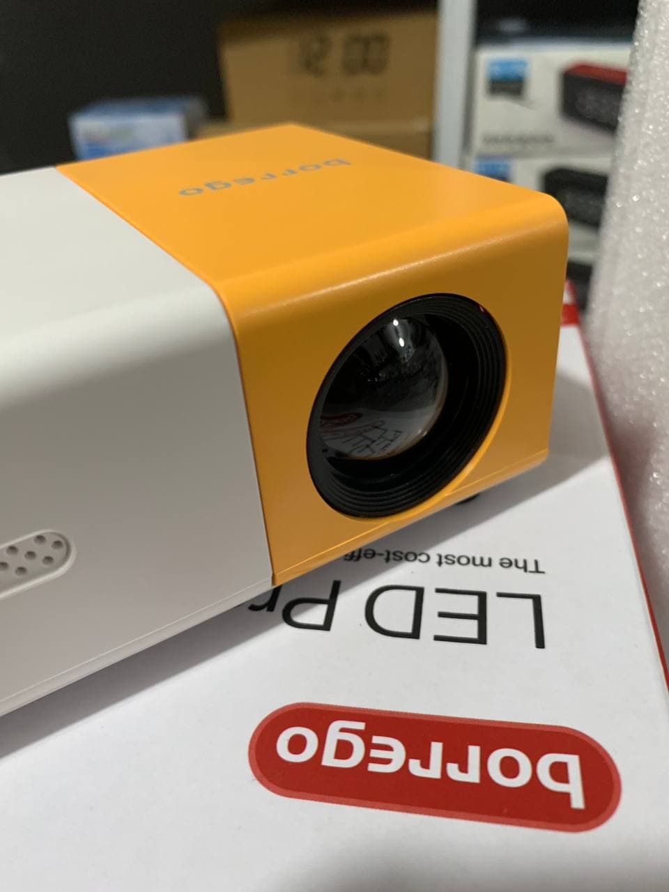 Projecteur Home Cinéma Multimédia 1080P Borrego YG300 FULL HD — صورة حقيقية 14
