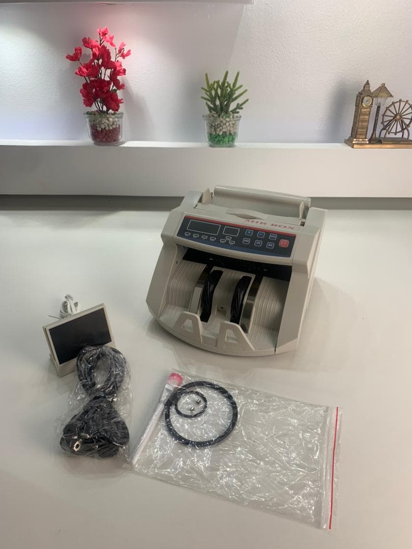 Compteuse Automatique de Billets avec Détection UV – آلة عد النقود الأوتوماتيكية مع كشف الأشعة فوق البنفسجية — صورة حقيقية 8