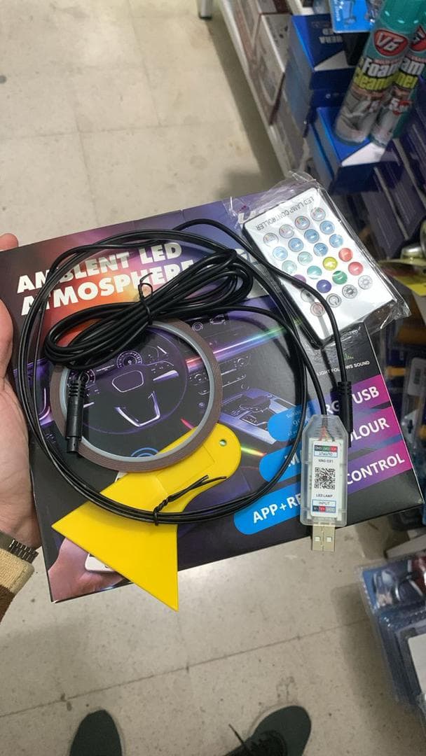 Bande lumineuse LED en néon RGB pour intérieur de voiture, éclairage suivi son d'ambiance Avec app et télécommande — صورة حقيقية 7