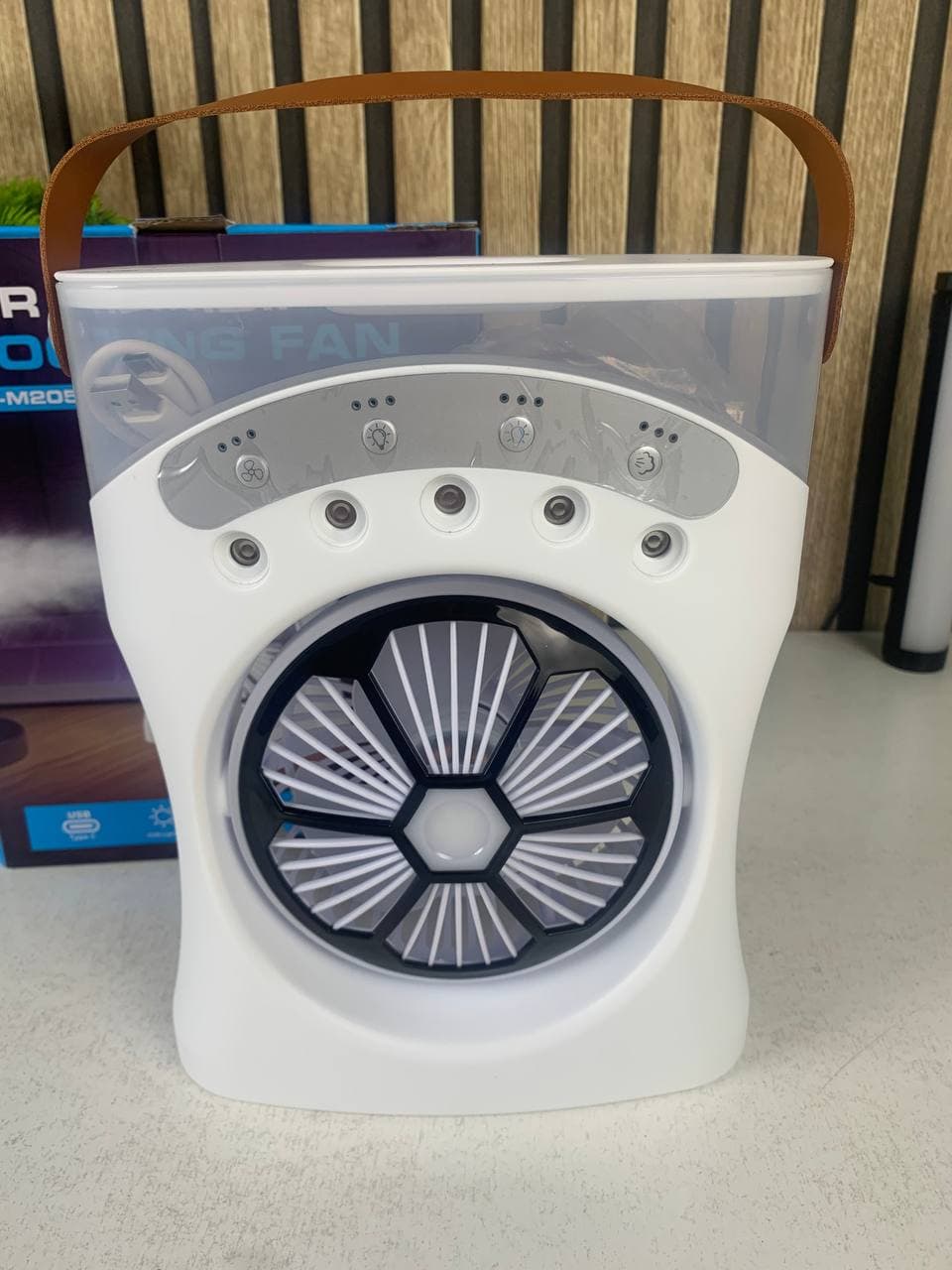 Ventilateur Brumisateur de Bureau Portable USB avec Éclairage - مروحة المكتب الذكية برذاذ الماء والترطيب بـ 3 سرعات - Camping et Randonnée - صورة حقيقية 14
