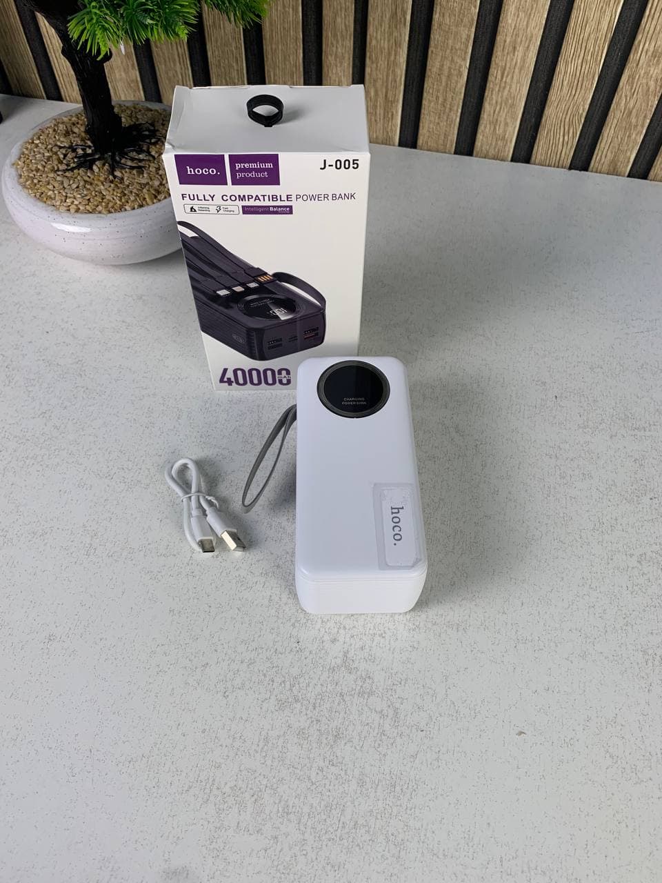 Power Bank Hoco J-005 Premium 40000mAh - باور بانك حجم كبير بسعة 40,000 مللي أمبير - Camping et Randonnée - صورة حقيقية 10