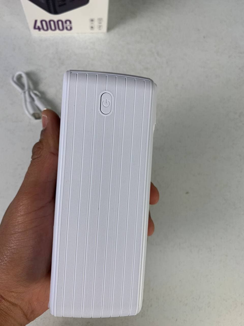 Power Bank Hoco J-005 Premium 40000mAh - باور بانك حجم كبير بسعة 40,000 مللي أمبير - Camping et Randonnée - صورة حقيقية 15
