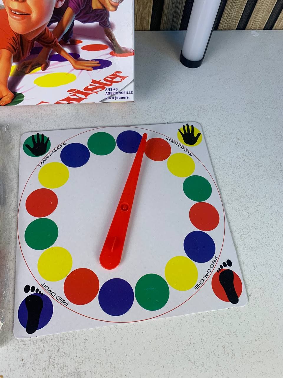 لعبة تويستر العائلية | Jeu Twister Family | ممتعة — صورة حقيقية 7