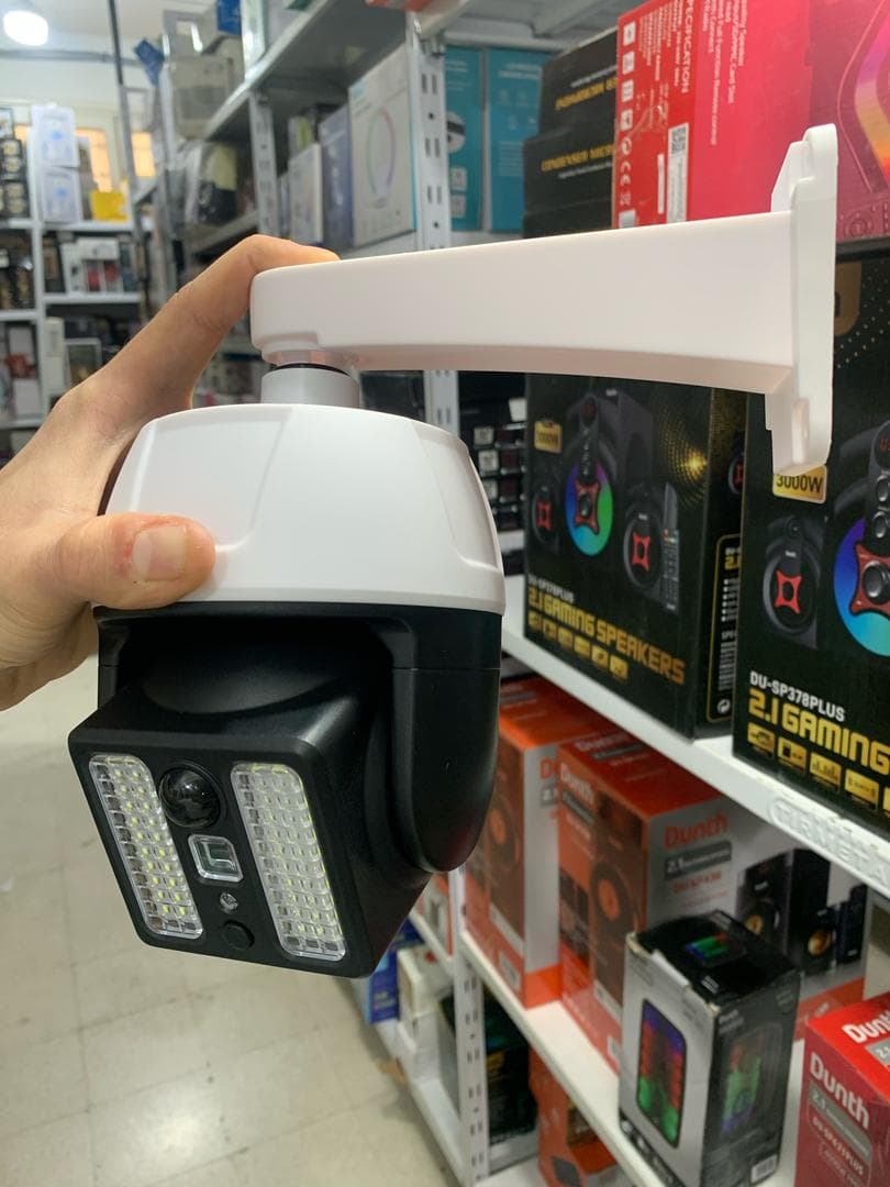 Fake Camera et Lampe Solaire avec Détecteur de Mouvement – مصباح على شكل كاميرة — صورة حقيقية 6