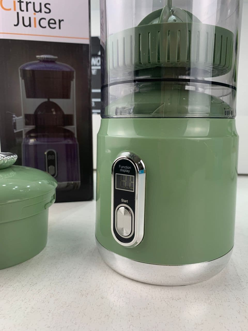 Presse Agrumes Electrique Portable 600 ml Rechargeable Moteur Silencieux – عصارة حمضيات محمولة وقابلة للشحن — صورة حقيقية 7