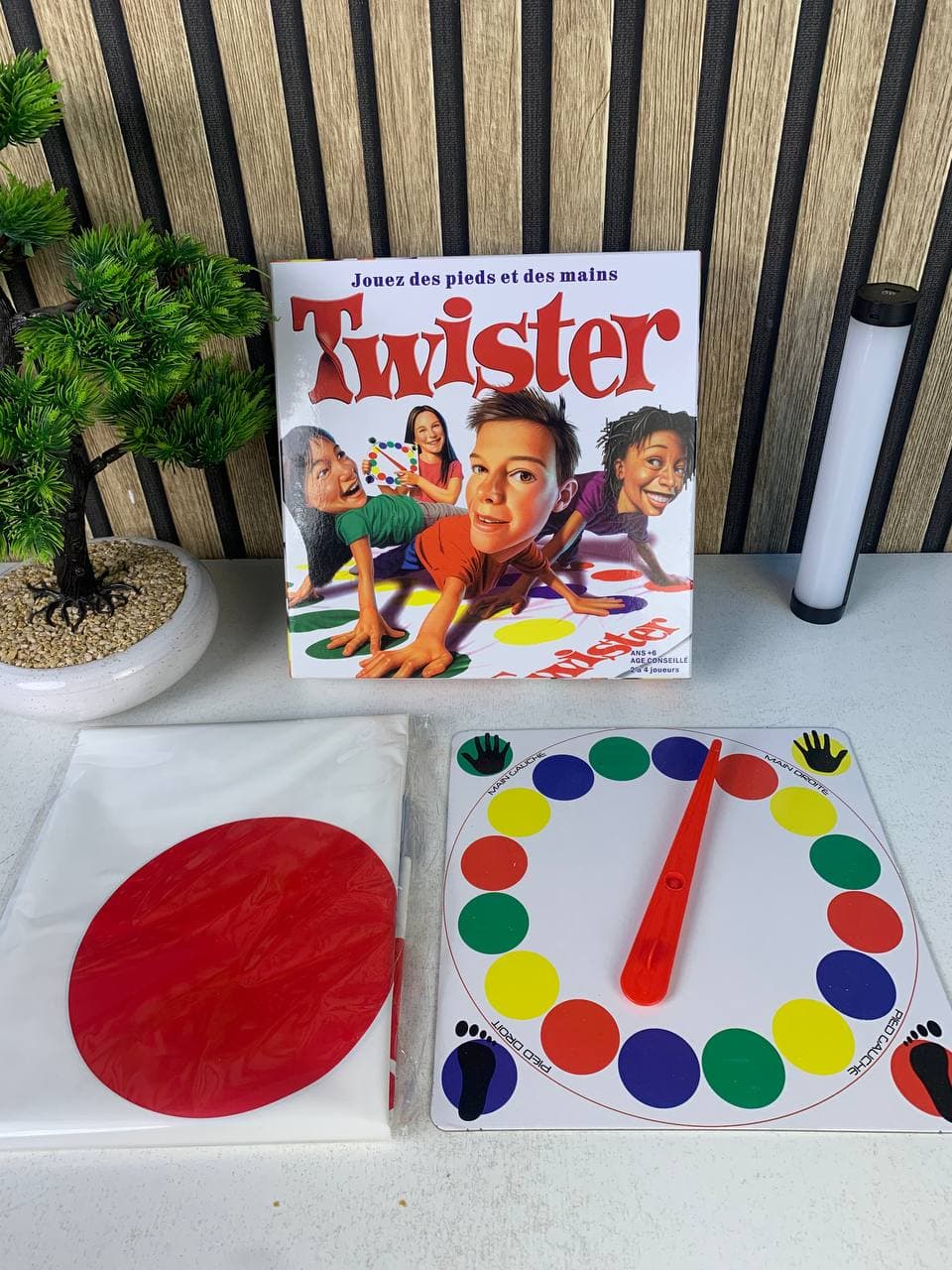 لعبة تويستر العائلية | Jeu Twister Family | ممتعة — صورة حقيقية 6