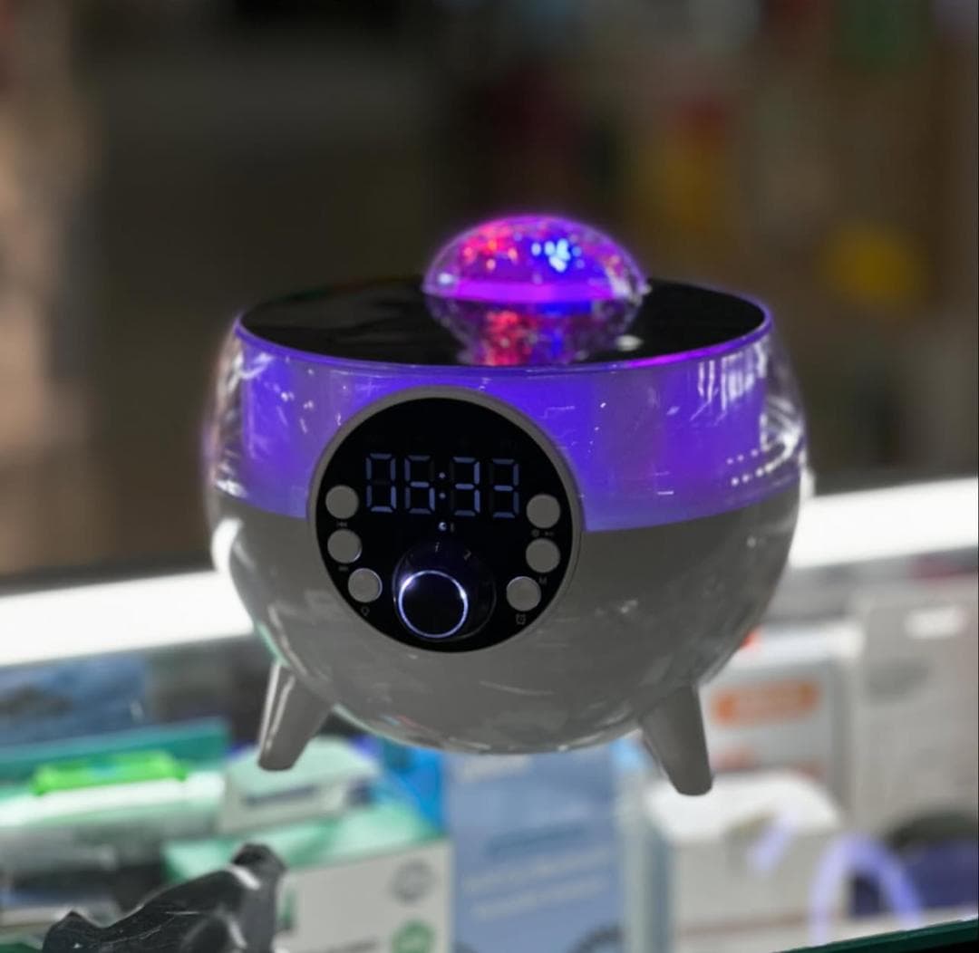 Haut-Parleur et Réveil LED d’Ambiance avec Chargeur Sans Fil 15W — صورة حقيقية 10